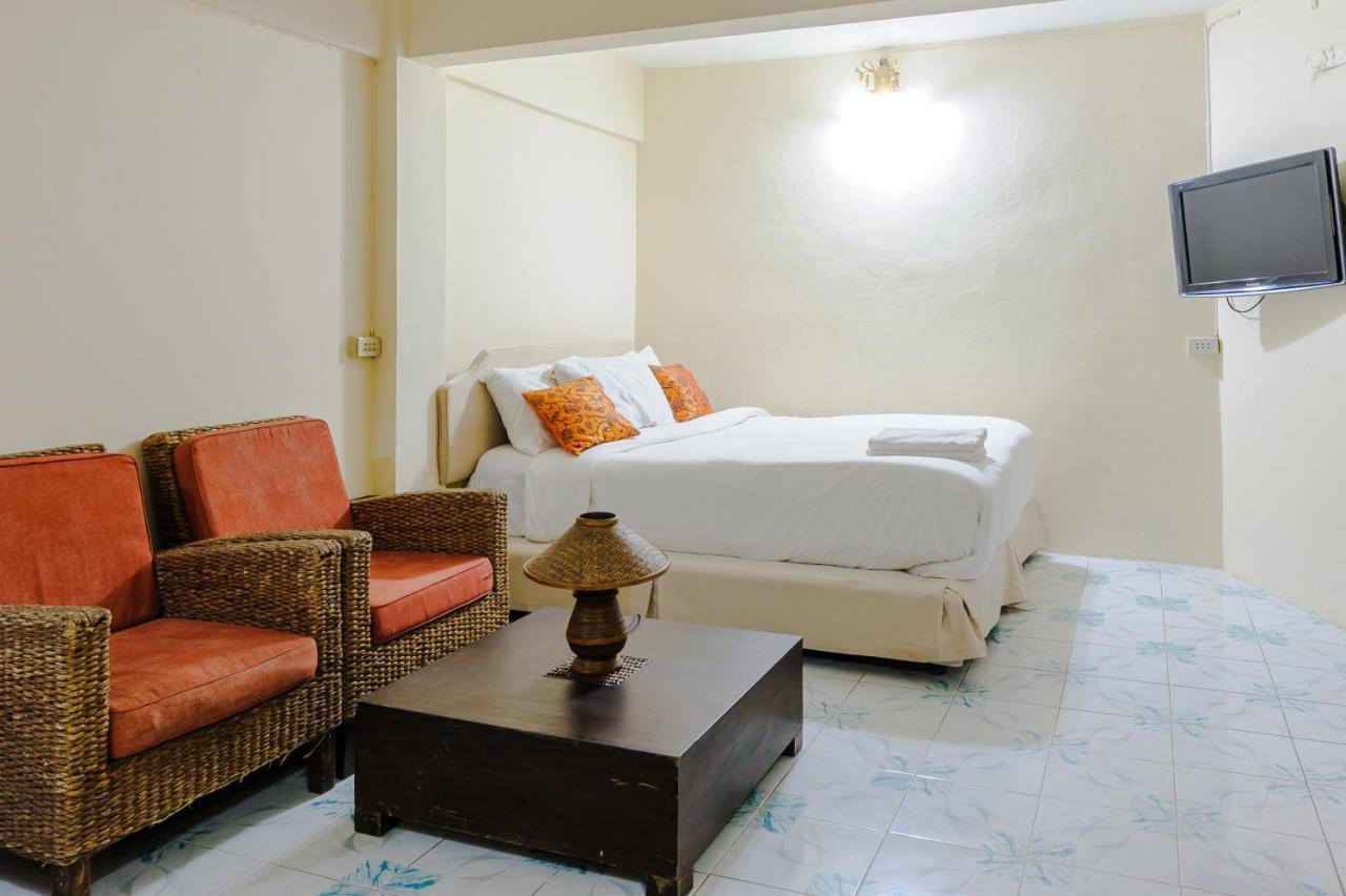 High5 Guesthouse Pattaya Exterior foto